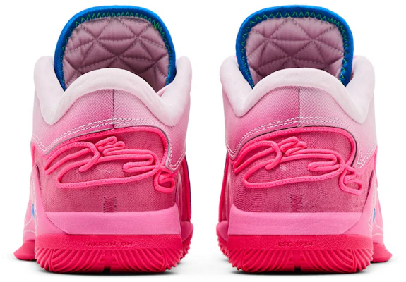 Nike LeBron 22 'Saya Berjanji' HV8455-600/HV8456-600 Sizing Nike LeBron 22 'Saya Berjanji' HV8455-600/HV8456-600