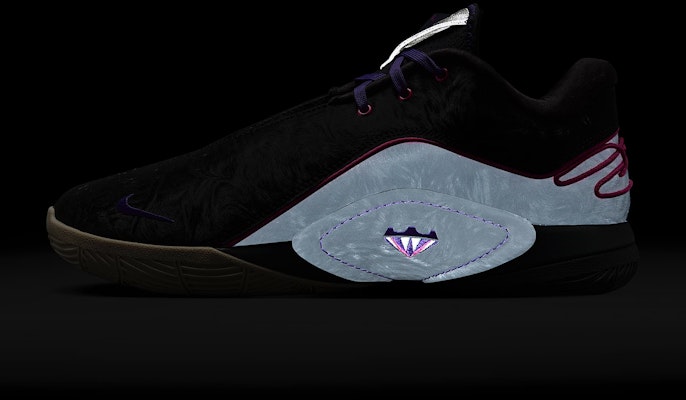 Nike LeBron 22 "Tunnel Vision" EP FZ1095-001 4