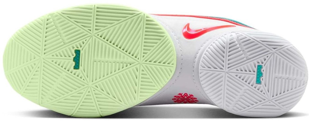 Nike LeBron 22 EP 'Christmas' HV5147-600/HV5148-600 Details for Nike LeBron 22 EP 'Christmas' HV5147-600/HV5148-600