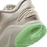 Nike LeBron 22 EP Sepatu Basket FZ1095-002 Cheap Nike LeBron 22 EP Sepatu Basket FZ1095-002