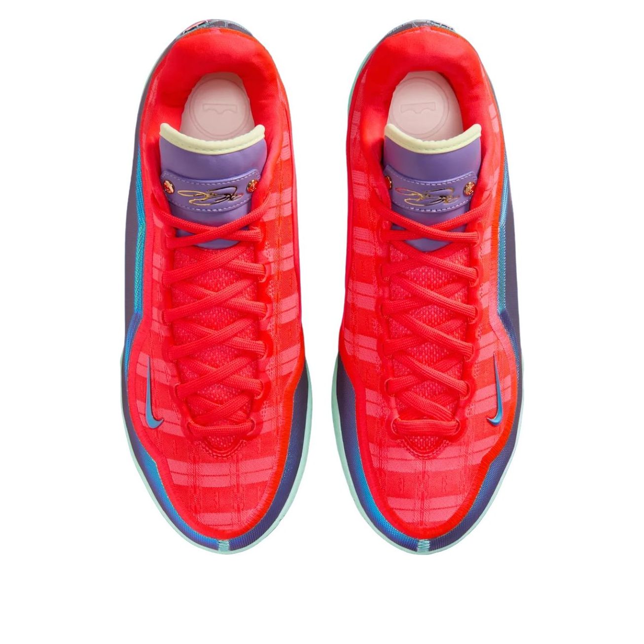 Lookbook 耐克 詹姆斯23代 ''圣诞袜'' IH1513-600