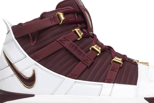 Nike LeBron 3 'Christ The King' 2018 BQ2444-100 Order Nike LeBron 3 'Christ The King' 2018 BQ2444-100