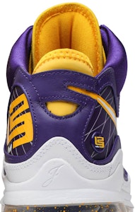 나이키 르브론 7 QS '미디어 데이' 농구화🏀📸 CW2300-500 Sizing 나이키 르브론 7 QS '미디어 데이' 농구화🏀📸 CW2300-500