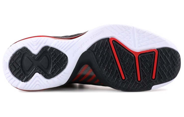 Shop 耐克LeBron 8代 P.S. '黑红白' 441946-001