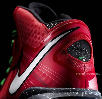 Nike LeBron 8 V/2 'Christmas' 429676-600 Sizing Nike LeBron 8 V/2 'Christmas' 429676-600