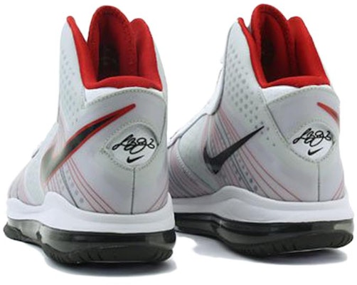 耐克 Lebron 8 V2 '主场' 429676-100 Lookbook 耐克 Lebron 8 V2 '主场' 429676-100