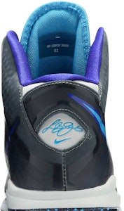 耐吉 LeBron 8 V/2 '黃蜂' 429676-001 Sizing 耐吉 LeBron 8 V/2 '黃蜂' 429676-001