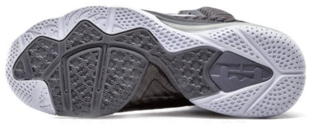 Nike LeBron 9 'Cool Grey' Sepatu Basket Pria 469764-007 Shop Nike LeBron 9 'Cool Grey' Sepatu Basket Pria 469764-007