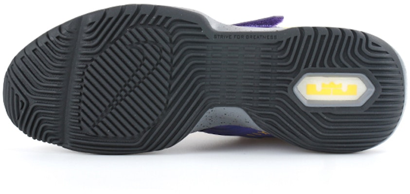 Nike LeBron Ambassador 12 'Lakers' BQ5436-500 Details for Nike LeBron Ambassador 12 'Lakers' BQ5436-500
