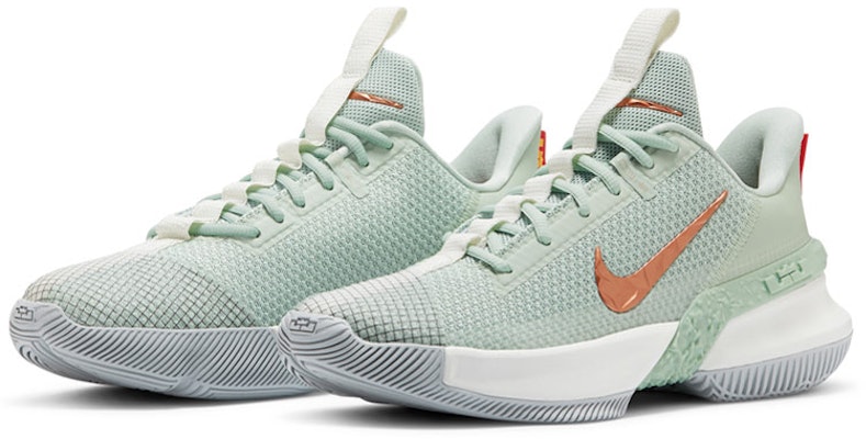 Nike LeBron Ambassador 13 'Empire Jade' Sepatu Basket Jade Empire CQ9329-300 Lookbook Nike LeBron Ambassador 13 'Empire Jade' Sepatu Basket Jade Empire CQ9329-300