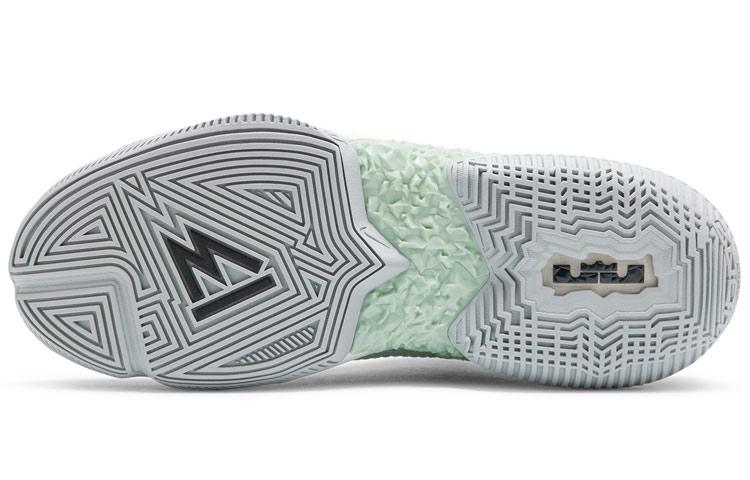 Sizing Nike LeBron Ambassador 13 ''Giada Imperiale'' CQ9329-300