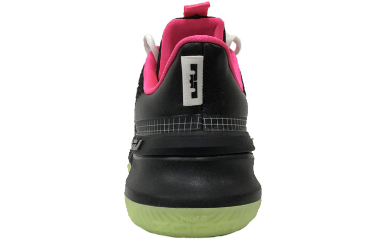 Lookbook 耐吉 LeBron Ambassador 13 'Yeezy' CQ9329-001
