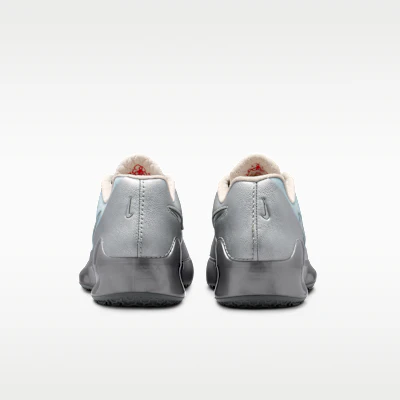 Nike LeBron NXXT Gen x Zhuzhu ''With Love'' Plateado Metálico/Rojo Claro/Crema IQ8493-002 Details for Nike LeBron NXXT Gen x Zhuzhu ''With Love'' Plateado Metálico/Rojo Claro/Crema IQ8493-002