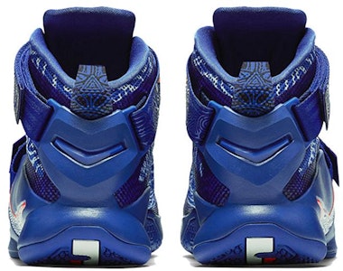 나이키 르브론 솔져 IX LMTD EP '게임 로얄' 812571-418 Shop 나이키 르브론 솔져 IX LMTD EP '게임 로얄' 812571-418