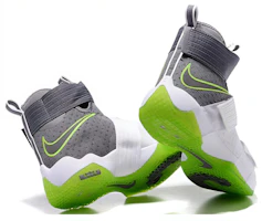 Shop Nike LeBron Soldier 10 ''Dunkman'' Herren Basketballschuhe 844378-103