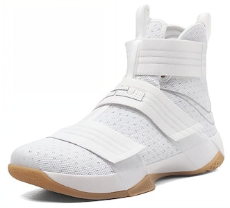 나이키 르브론 솔져 10 EP '위대함을 향하여' 844379-101 Lookbook 나이키 르브론 솔져 10 EP '위대함을 향하여' 844379-101