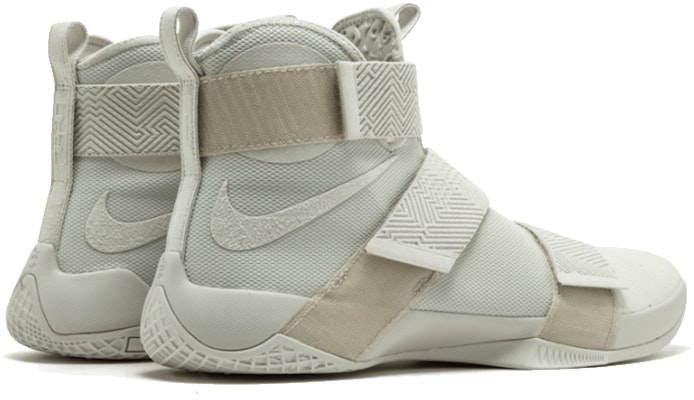 耐克 LeBron 士兵10 SFG奢华版 '骨色' 911306-001 Lookbook 耐克 LeBron 士兵10 SFG奢华版 '骨色' 911306-001