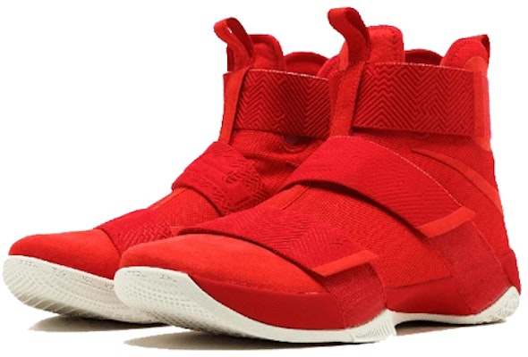 Nike LeBron Soldier 10 SFG Lux 'University Red' Sepatu Basket Merah 911306-600 Lookbook Nike LeBron Soldier 10 SFG Lux 'University Red' Sepatu Basket Merah 911306-600