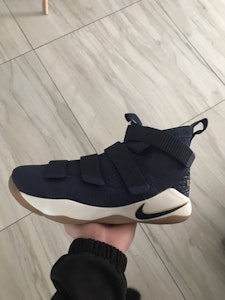 Nike LeBron Soldier 11 'Warna Standar' 897645-401 Buy Nike LeBron Soldier 11 'Warna Standar' 897645-401