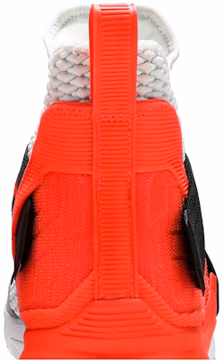 나이키 르브론 솔져 12 '플래시 크림슨' AO4054-102 Sizing 나이키 르브론 솔져 12 '플래시 크림슨' AO4054-102