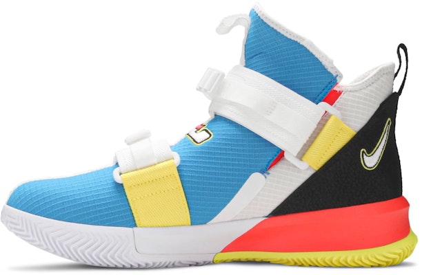 Nike LeBron Soldier 13 'Biru Foto Terang Crimson' AR4225-401 Lookbook Nike LeBron Soldier 13 'Biru Foto Terang Crimson' AR4225-401