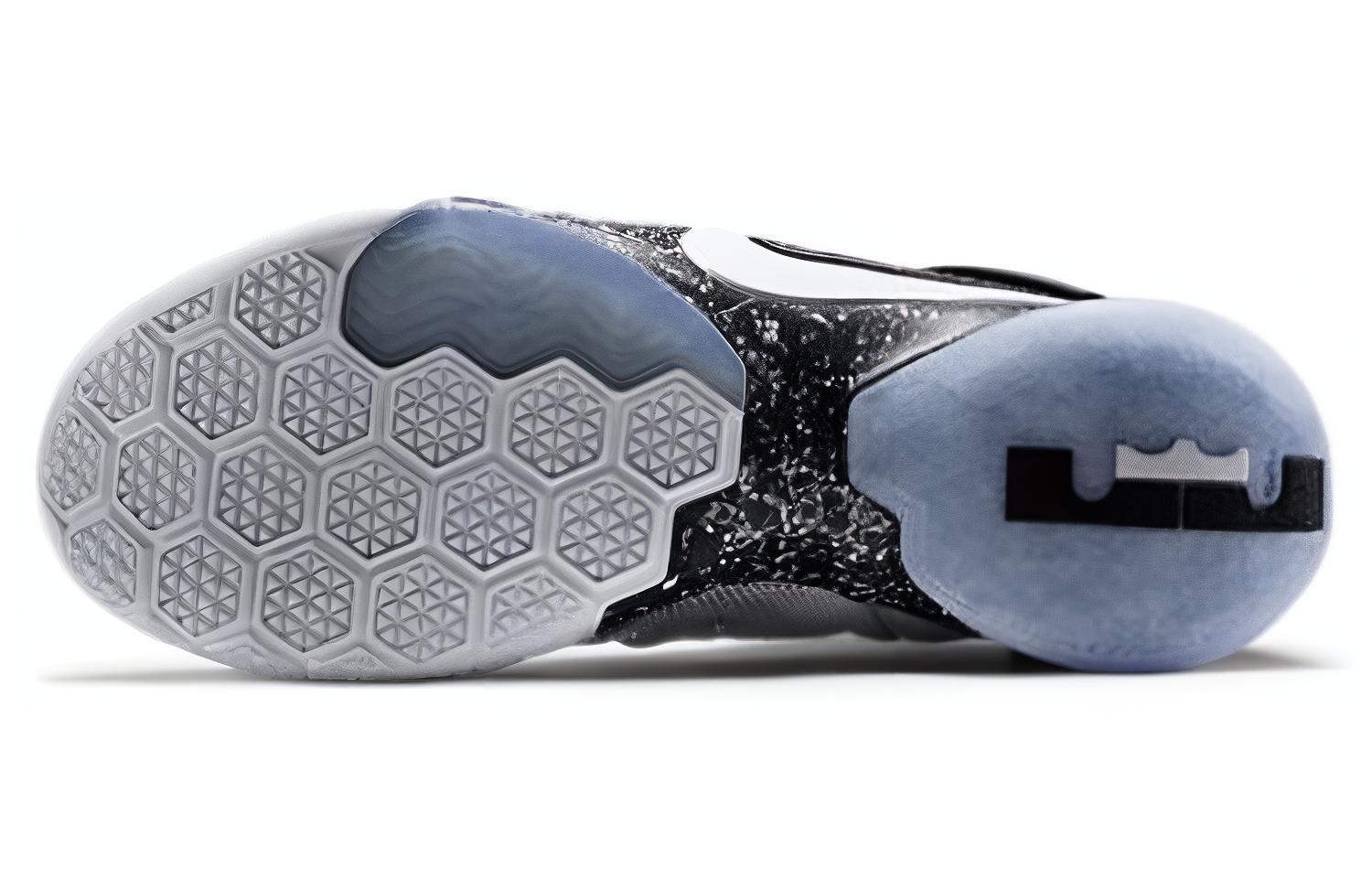 Shop Nike LeBron Soldier 9 Premium '白黑' 篮球鞋 749490-110