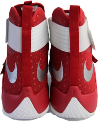 Nike LeBron Soldier 10 'Buckeyes' Sepatu Basket Pria Terbaru 844380-601 Shop Nike LeBron Soldier 10 'Buckeyes' Sepatu Basket Pria Terbaru 844380-601