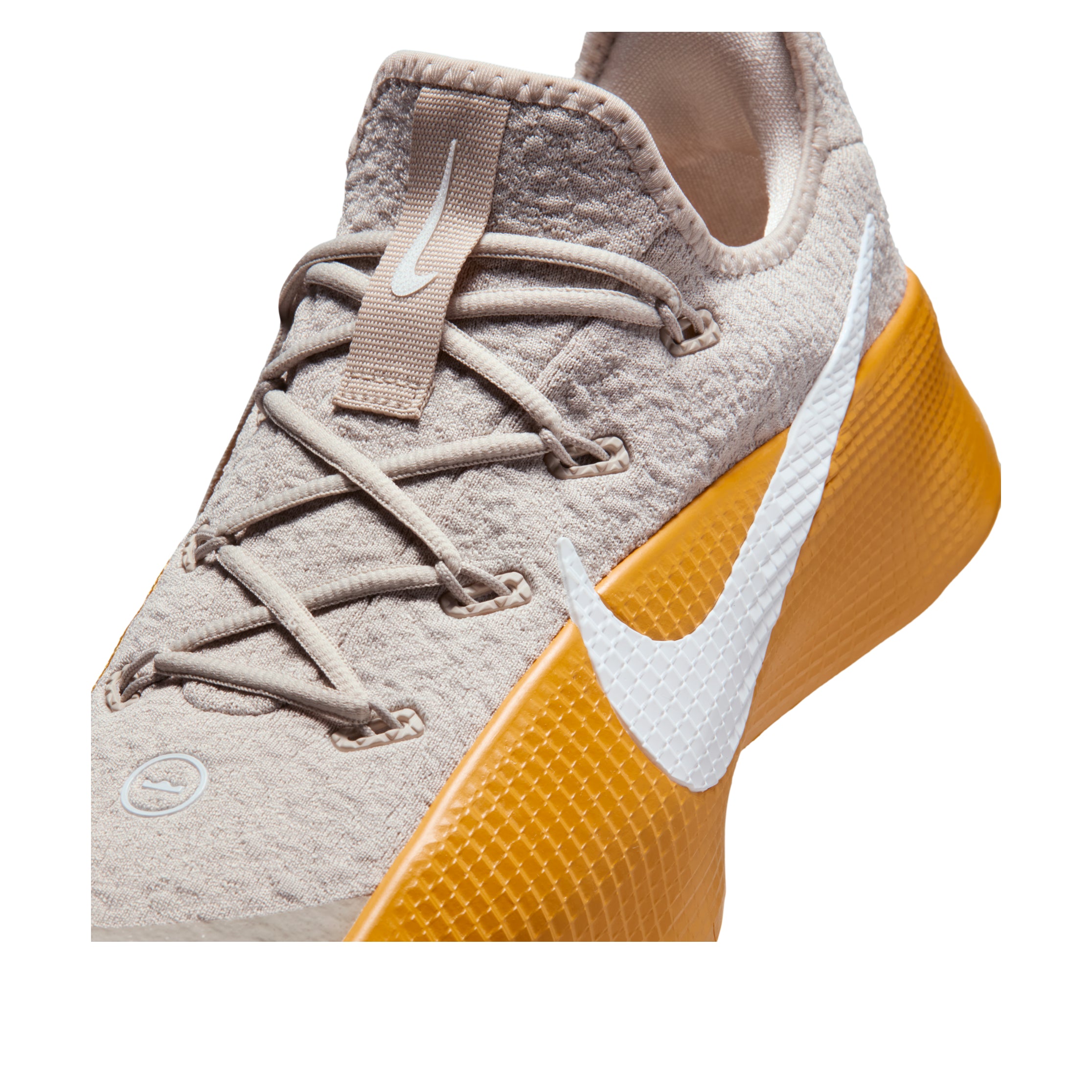 Purchase Nike LeBron TR 1 Krim Emas Daun Putih. FJ6151-202