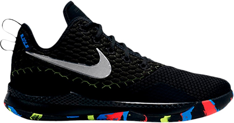 Nike Witness 3 詹姆斯 中筒 實戰籃球鞋 男款 黑色 Buy Nike Witness 3 詹姆斯 中筒 實戰籃球鞋 男款 黑色