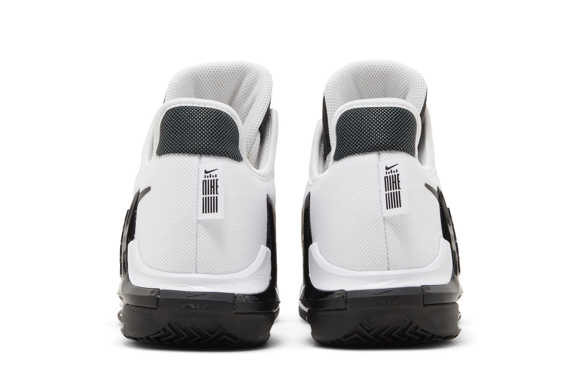 Sizing Nike LeBron Witness 6 TB ''Blanc Noir'' DO9843-100