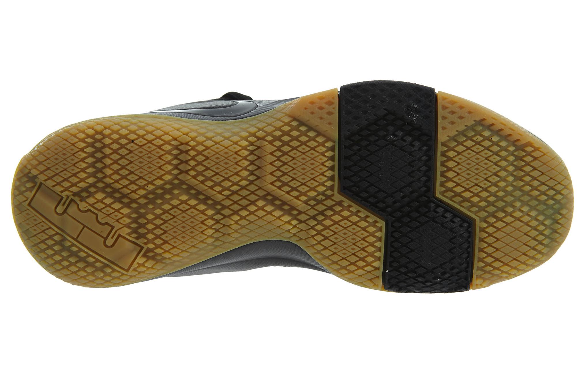 Shop Nike Lebron Witness II Zwart Zwart ''Gum Lichtbruin'' 942518-020