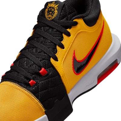 Nike LeBron Witness VIII EP HQ2140-700 Sizing Nike LeBron Witness VIII EP HQ2140-700