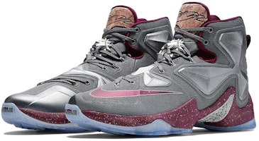 耐吉 詹姆斯 13 限量款 “開幕之夜” 減震耐磨防滑 高筒 籃球鞋 男款 灰紅 Lookbook 耐吉 詹姆斯 13 限量款 “開幕之夜” 減震耐磨防滑 高筒 籃球鞋 男款 灰紅
