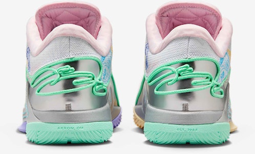 Nike LeBron XXII ‘Currenty’ EP 'Putih Hijau Bersinar' FZ1098-100 Details for Nike LeBron XXII ‘Currenty’ EP 'Putih Hijau Bersinar' FZ1098-100