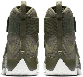 Nike LeBron Zoom Soldier 10 Lux Cargo Khaki Sepatu Pria 911306-330 Shop Nike LeBron Zoom Soldier 10 Lux Cargo Khaki Sepatu Pria 911306-330