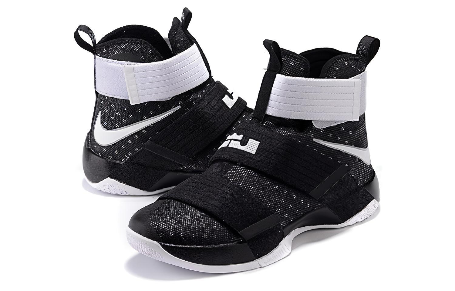 Lookbook Nike LeBron Zoom Soldier 10 Team Bank Schwarz 844380-001