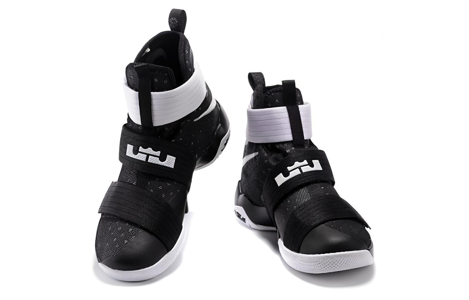 Shop Nike LeBron Zoom Soldier 10 Team Bank Schwarz 844380-001