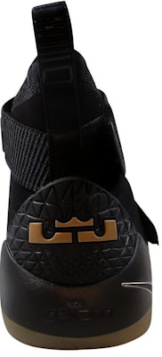 耐克勒布朗Zoom Soldier 11黑色口香糖 897644-007 Lookbook 耐克勒布朗Zoom Soldier 11黑色口香糖 897644-007