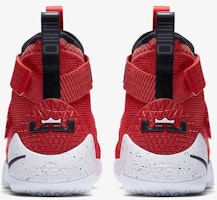 나이키 르브론 줌 솔져 11 유니버시티 레드 화이트 897644-601 Shop 나이키 르브론 줌 솔져 11 유니버시티 레드 화이트 897644-601