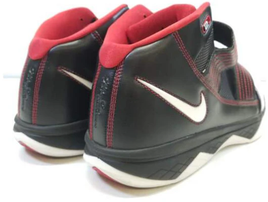 Nike LeBron Zoom Soldier 3 'Bred' 354815-011 Shop Nike LeBron Zoom Soldier 3 'Bred' 354815-011