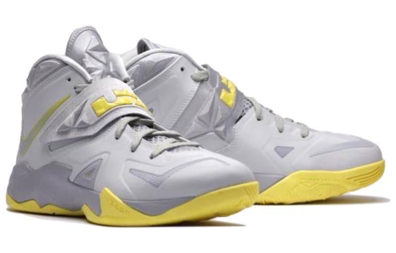 Lookbook Nike LeBron Zoom Soldier 7 'Kuning Sonic' 599264-001