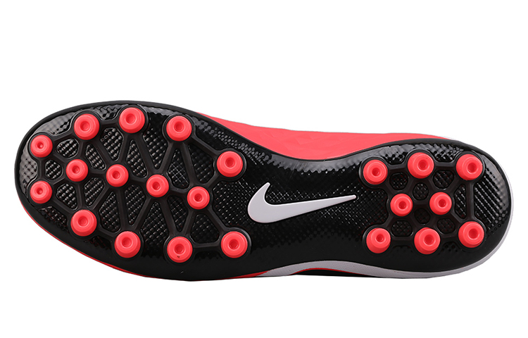 Shop Nike Legend 8 Academy AG 輕便低筒足球鞋 男女同款 紅色