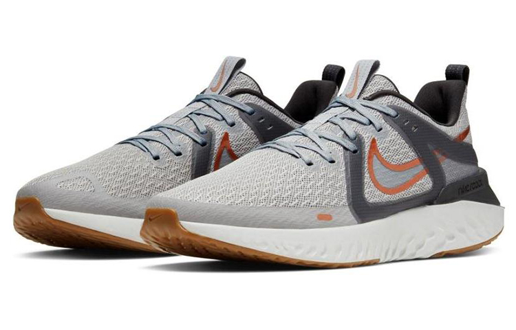 Lookbook 耐克传奇React 2 '光尘金属铜' AT1368-010