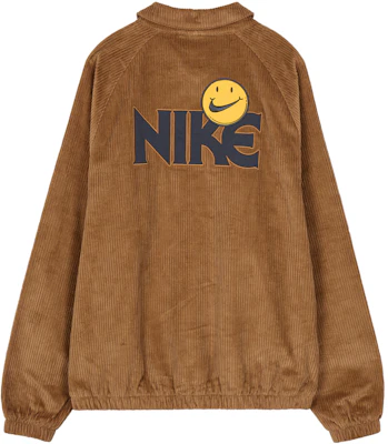 耐克字母印花翻领休闲夹克 - 驼色 FZ5737-281 Lookbook 耐克字母印花翻领休闲夹克 - 驼色 FZ5737-281