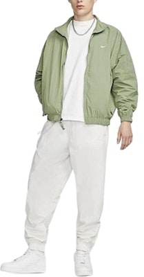 耐克标志立领拉链夹克绿色长袖外套 DQ5200-386 Lookbook 耐克标志立领拉链夹克绿色长袖外套 DQ5200-386