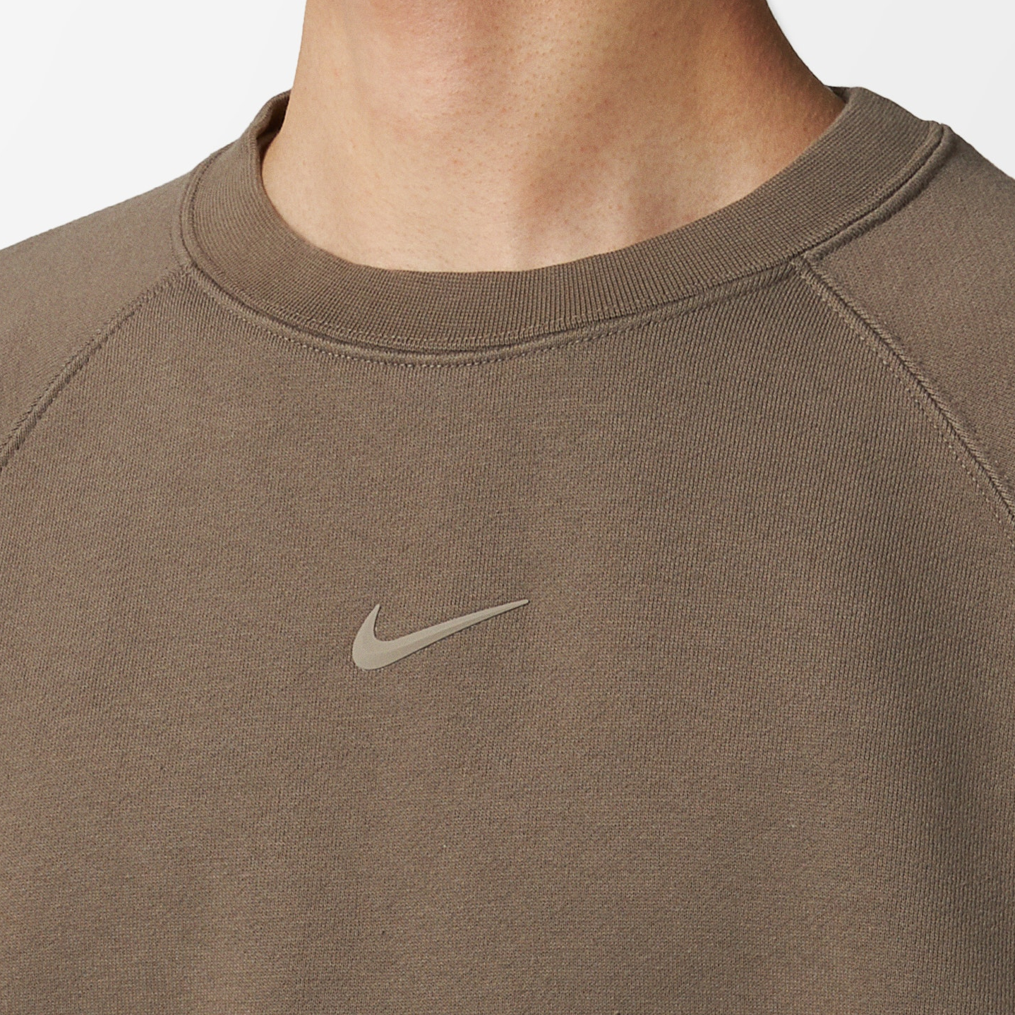 Nike Loose Fit Crewneck Long-Sleeve Sweatshirt Olive Gray FN8160-040 圖 6