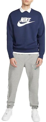 Nike Loose Fit Logo Graphic Crewneck Sweatshirt Blue Colorway DQ4912-410 Lookbook Nike Loose Fit Logo Graphic Crewneck Sweatshirt Blue Colorway DQ4912-410