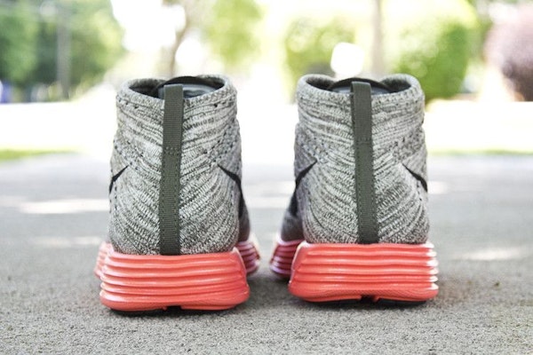 耐克 Lunar Flyknit 针织中帮鞋 554969-306 Lookbook 耐克 Lunar Flyknit 针织中帮鞋 554969-306