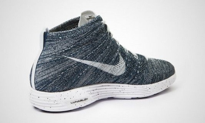 Nike Lunar Flyknit Chukka 'Squadron Blue' Biru Tua 554969-400 Order Nike Lunar Flyknit Chukka 'Squadron Blue' Biru Tua 554969-400