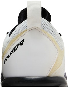 나이키 루나 베이퍼 울트라플라이 엘리트 '블랙 화이트' 852686-100 Sizing 나이키 루나 베이퍼 울트라플라이 엘리트 '블랙 화이트' 852686-100